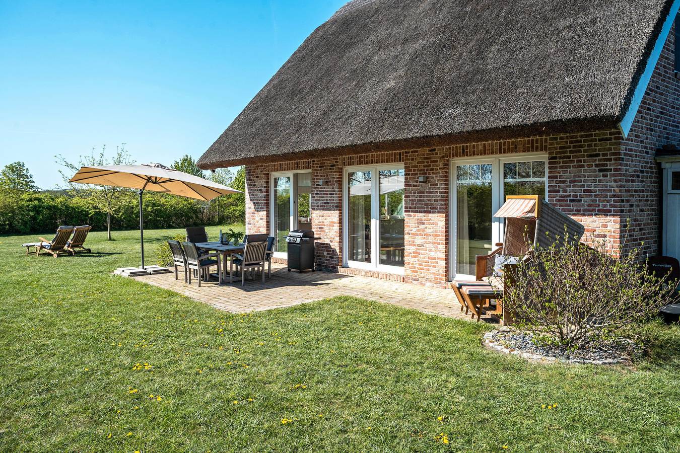 Ferienhaus 'Reethaus Meerferien' mit Meerblick, privater Terrasse und Wlan in Poseritz, Stralsund Umland