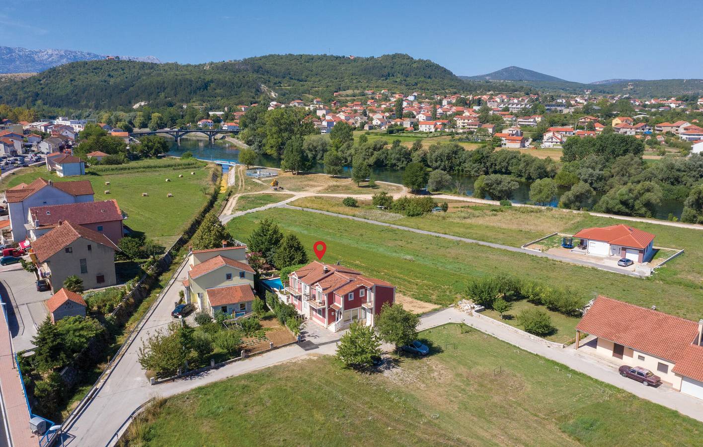 Kuća za odmor za 14 osoba s terasa in Trilj (Dalmacija), Dalmatinska zagora