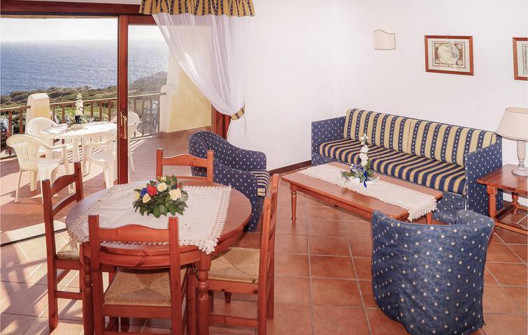 Appartamento intero, Rifugio a bordo piscina con cucina e spiaggia vicina in Punta De Su Turrione, Stintino