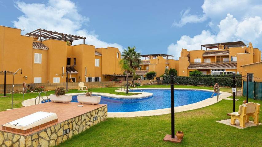 Maison de vacances pour 6 personnes, avec piscine ainsi que terrasse et jardin - 1