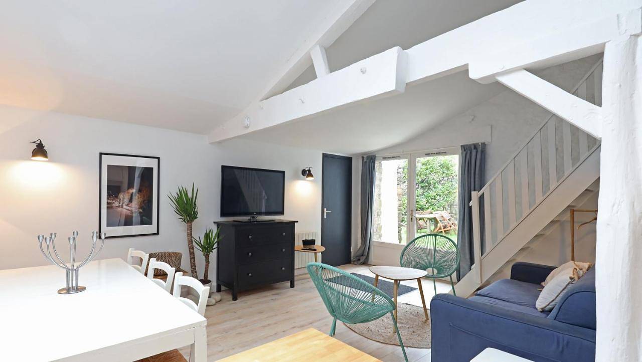 Appartement entier, Two-Bedroom Apartment in Saint-Hilaire-de-Loulay, Région de La Roche-sur-Yon