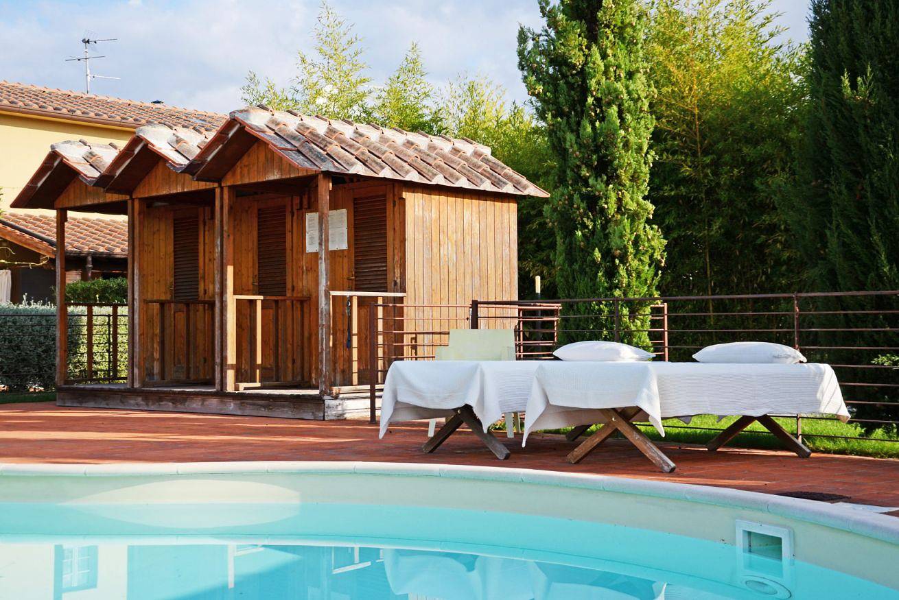 Ganze Wohnung, Ferienwohnung für 4 Personen mit Garten in Lido di Camaiore, Italienische Riviera