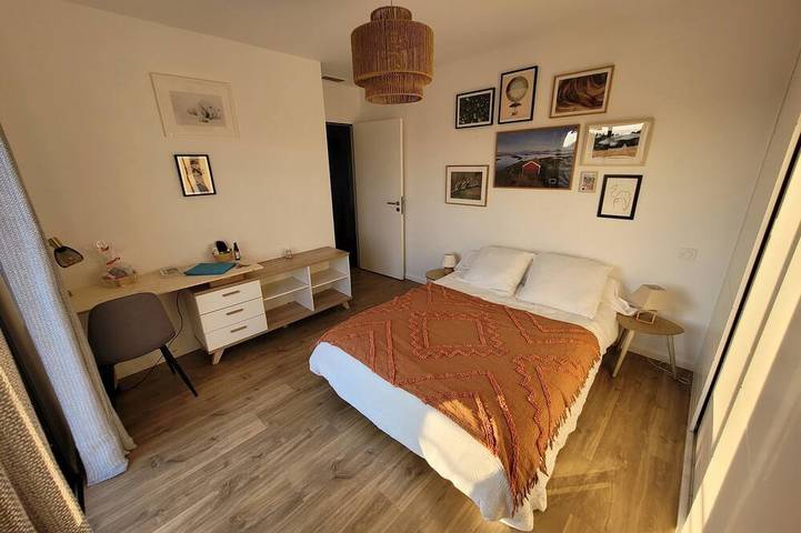 Location de vacances pour 6 personnes, avec terrasse ainsi que piscine et jardin à Nézignan-l'Évêque - 4