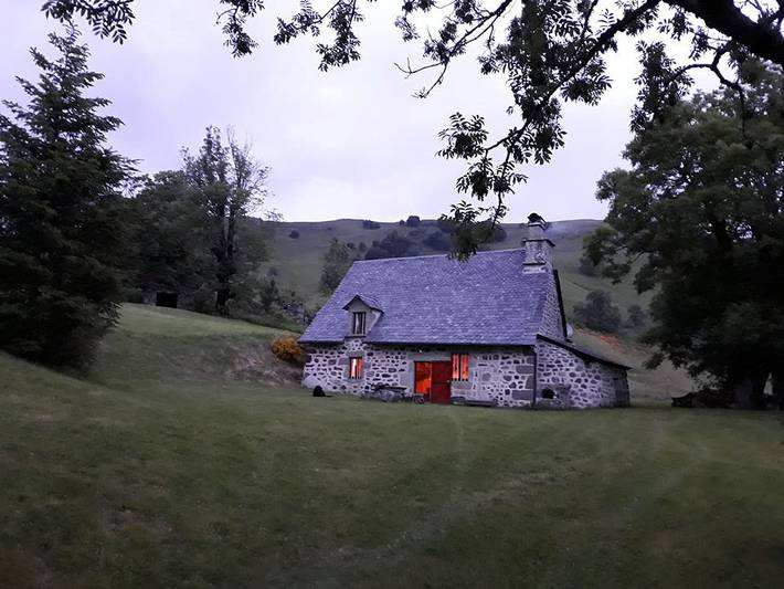 Gîte pour 8 personnes, avec jardin, animaux acceptés dans le Cantal - 2
