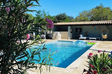 Gîte pour 10 personnes, avec terrasse et jardin à Bouillargues