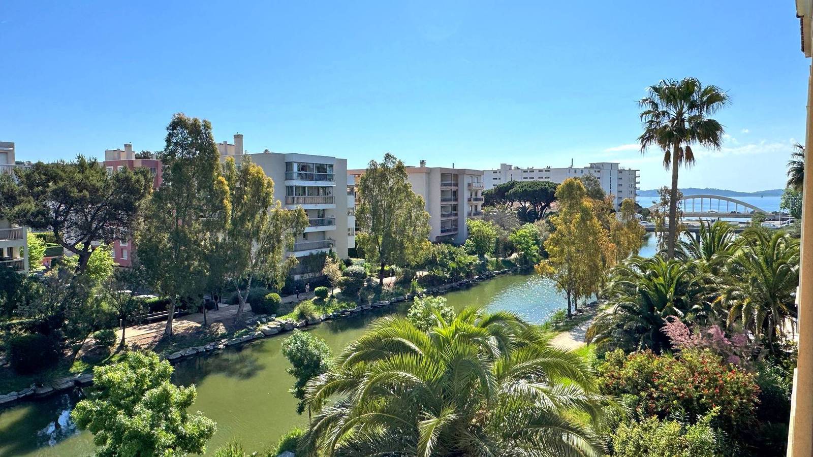 Ganze Ferienwohnung, Apartment für 6 Personen - Schwimmbad - Klimaanlage - Wifi - Sainte Maxime in Sainte-Maxime, Draguignan Region