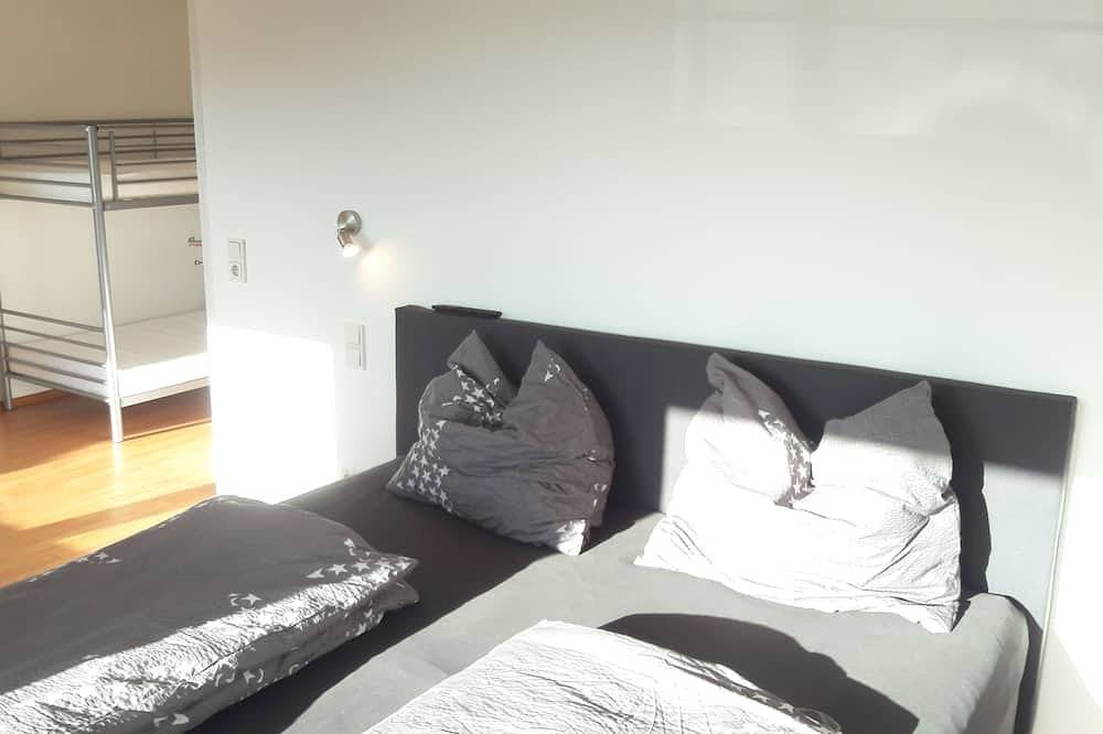 Ferienhaus 'Alle Zeit der Welt' mit 3 Schlafzimmern, 2 Badezimmer, 3 Terrassen in Reichshof, Oberbergischer Kreis
