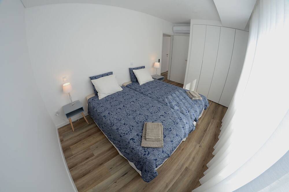 Villa with modern architecture, 7 minutes from the beach. in Portimão, Faro District