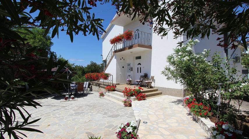 Ferienwohnung für 4 Personen, mit Balkon/Terrasse in Malinska - 2