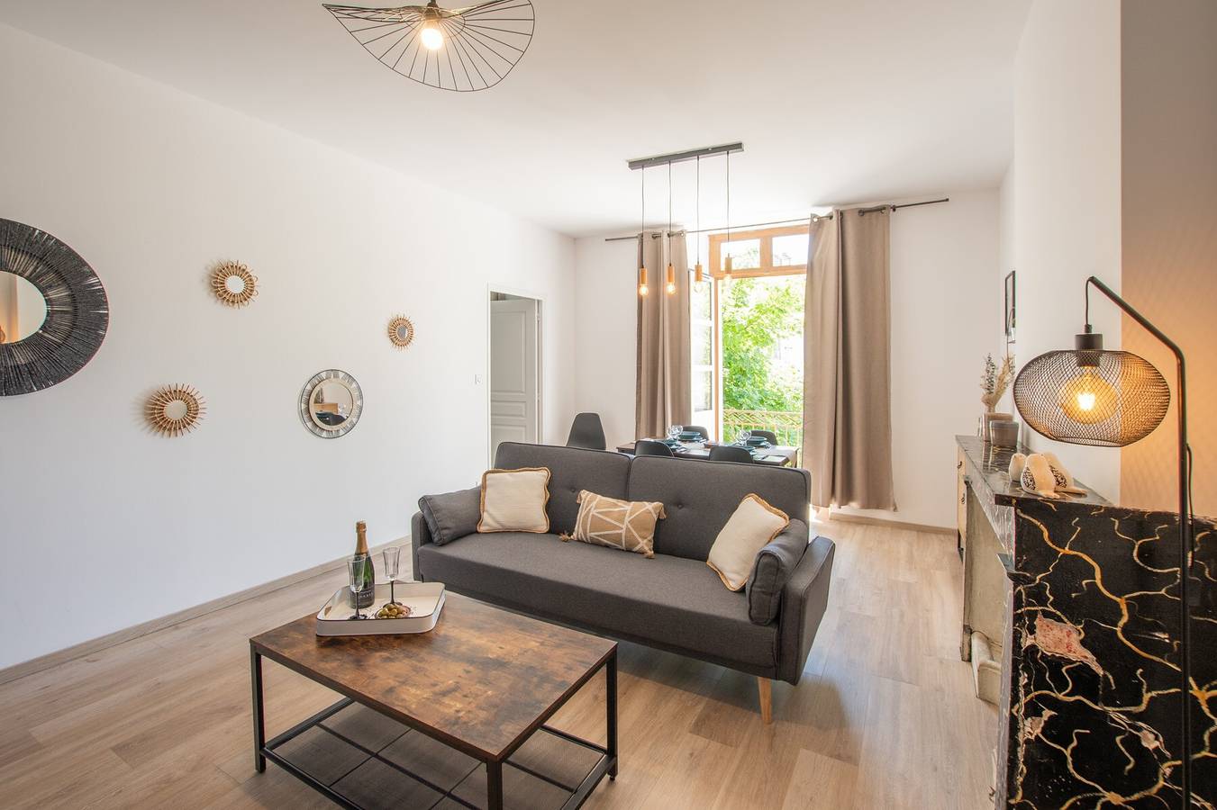 Ganze Wohnung, Gemütliche T4-Wohnung im Stadtzentrum mit Wlan und Klimaanlage in Aubenas, Ardèche