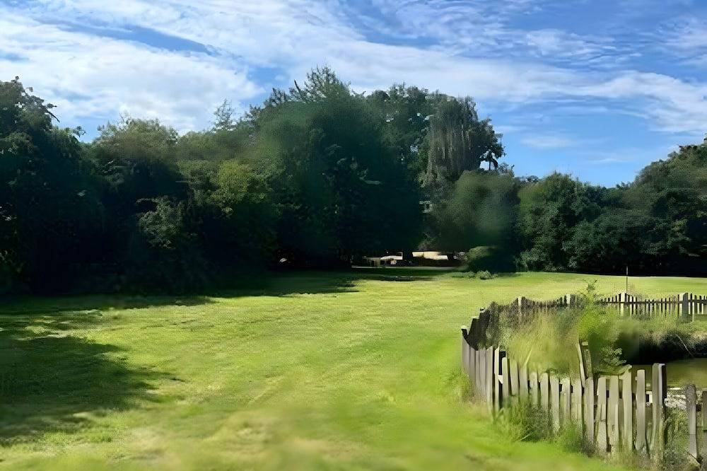 Ganze Wohnung, Apartment Landhaus Wagner für 4 Personen mit privater Terrasse, Garten und Wlan in Malente, Südliche Ostseeküste