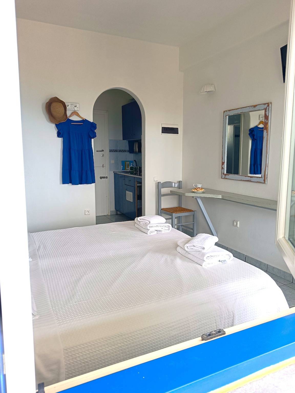 Hel lejlighed, Apartment 'The Icarian Double Room' with Sea View, Wi-Fi and Air Conditioning in Paros