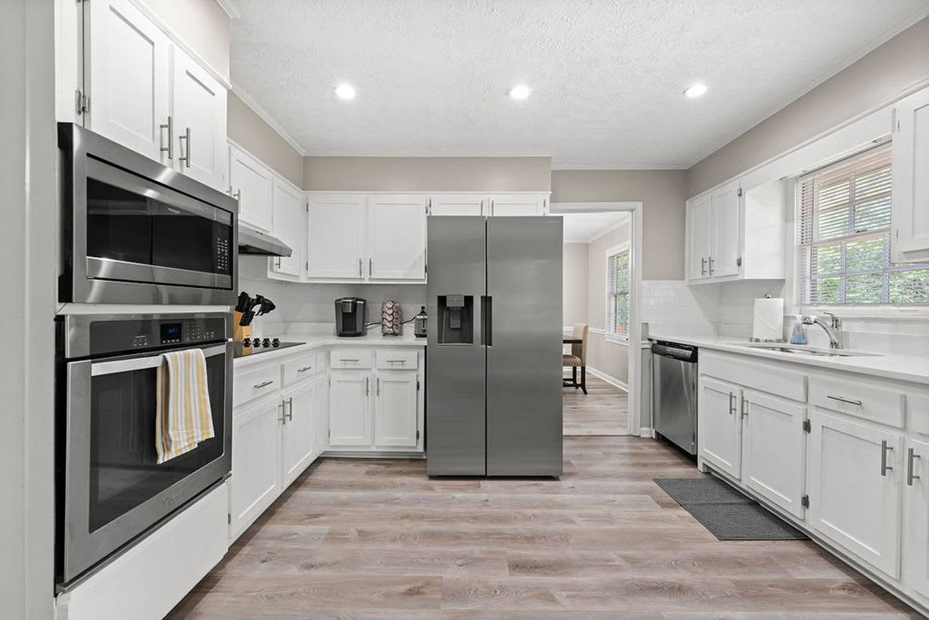 Beautiful Newly-Renovated Home in Indian Hills in Condado de Cobb