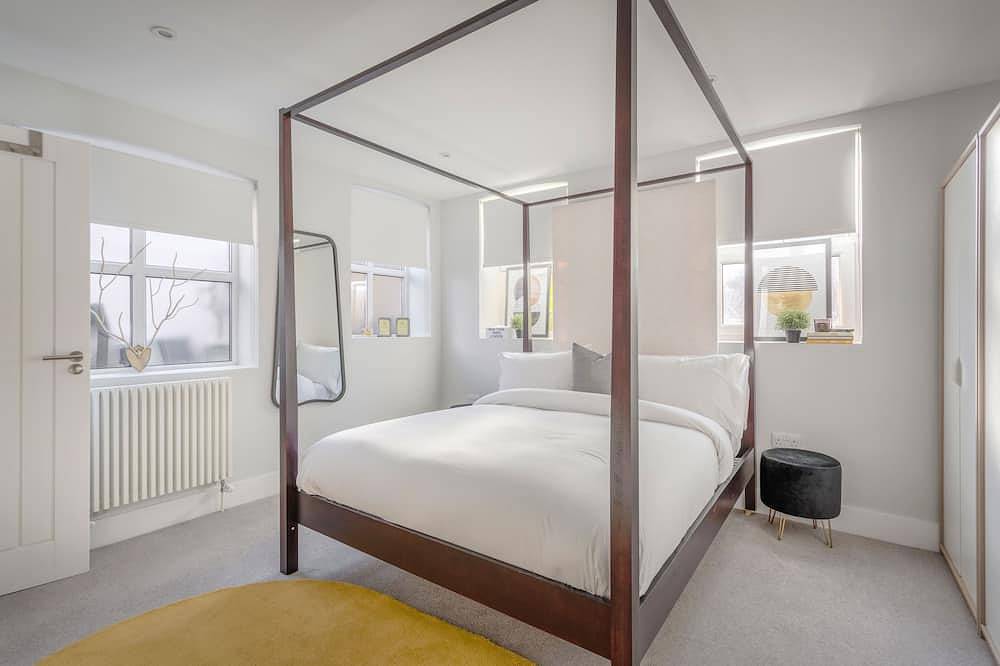 Entire apartment, Staycation 2 bed/2 bath Gated Development Lux St Albans - Off Street Parking in Hertfordshire