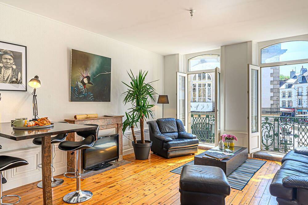 Apartamento entero, Hermoso apartamento para 2 personas con Wifi, Tv, balcón, mascotas permitida y aparcamiento in Auray, Côte des Mégalithes