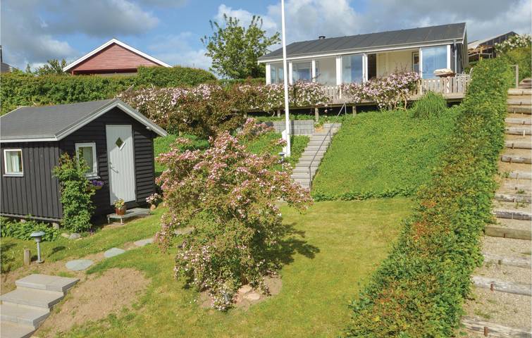 Vacation house for 4 people, with yard and terrace - 1