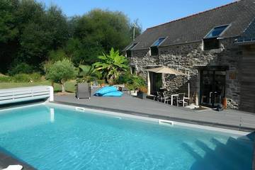 Location de vacances pour 8 personnes, avec piscine à Surzur