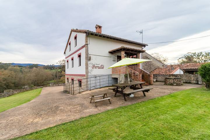 Casa rural para 10 personas, con Jardín y Piscina para niños en San Vicente de la Barquera