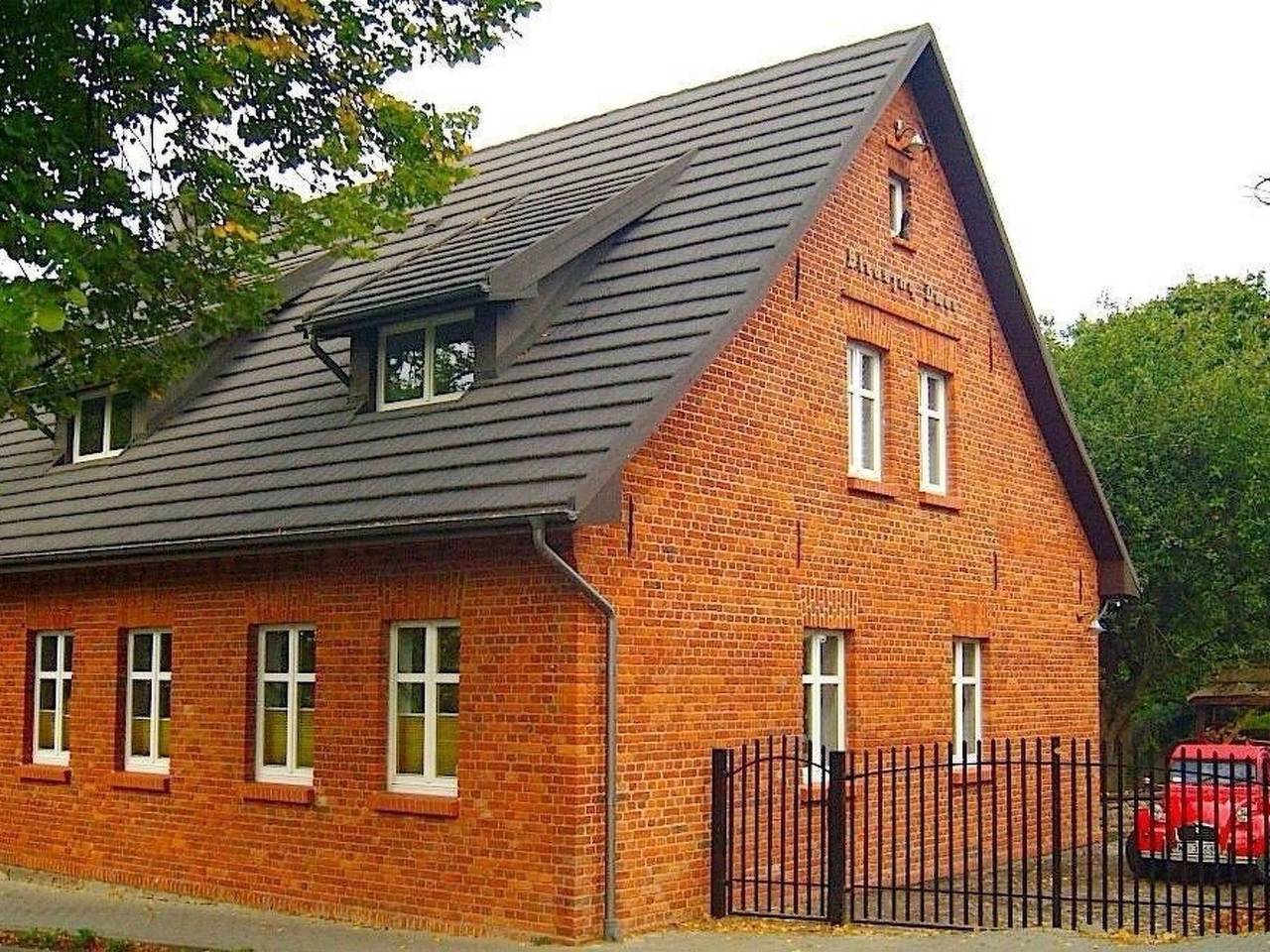 Anwesen mit Garten, Grill und Terrasse in Mielno, Powiat Koszaliński