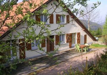 Gîte pour 12 personnes, avec jardin et terrasse, animaux acceptés dans les Vosges