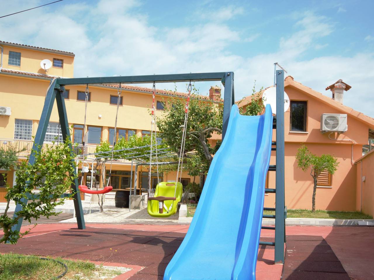 Xxl-Ferienhaus "Cokuni" mit privatem Pool in Marčana, Südküste Istrien