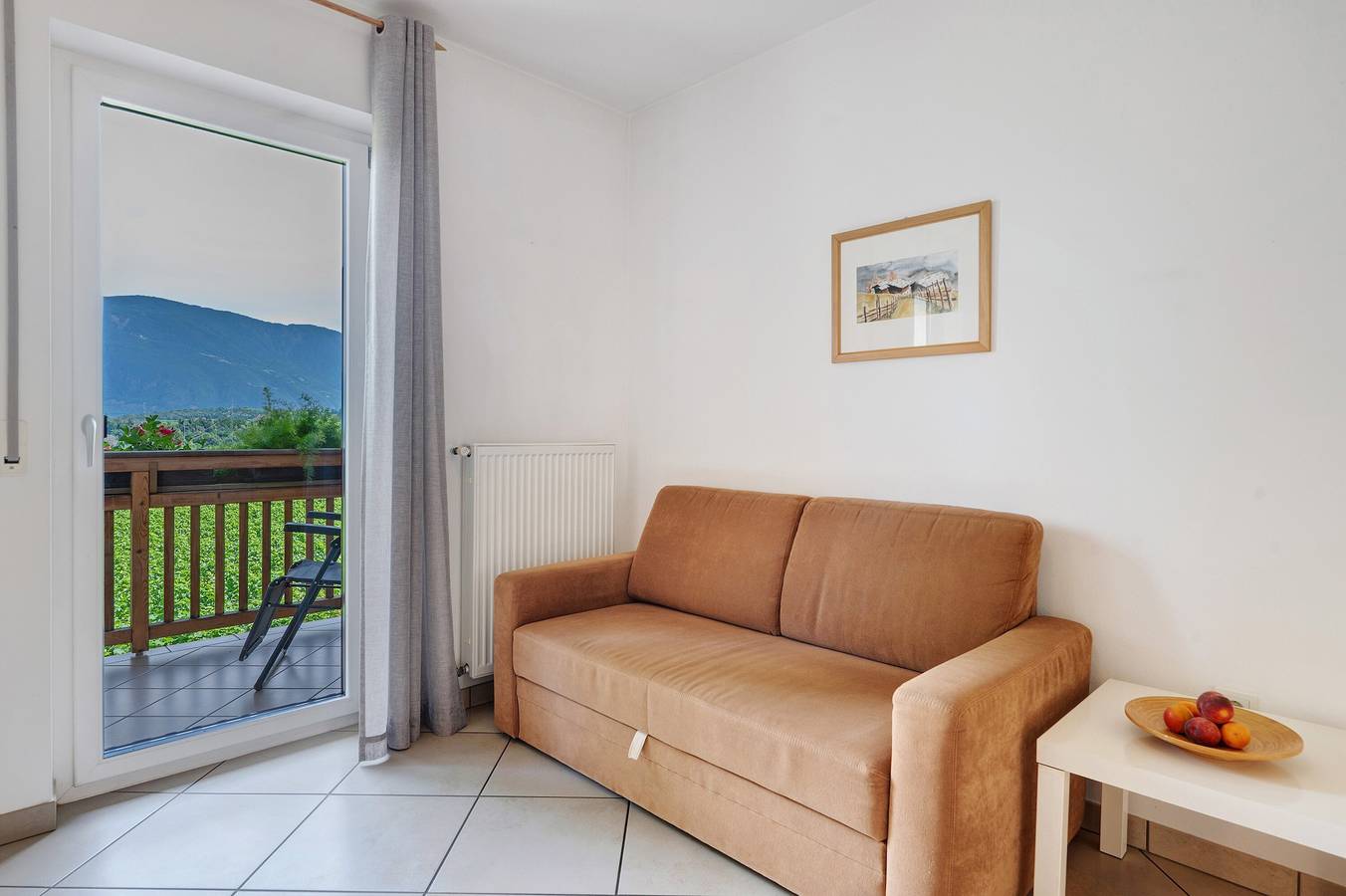 Ganze Wohnung, Ferienwohnung 'Pink Lady' mit Bergblick, Gemeinschaftsterrasse und Wi-Fi in St. Pauls, Eppan an der Weinstraße