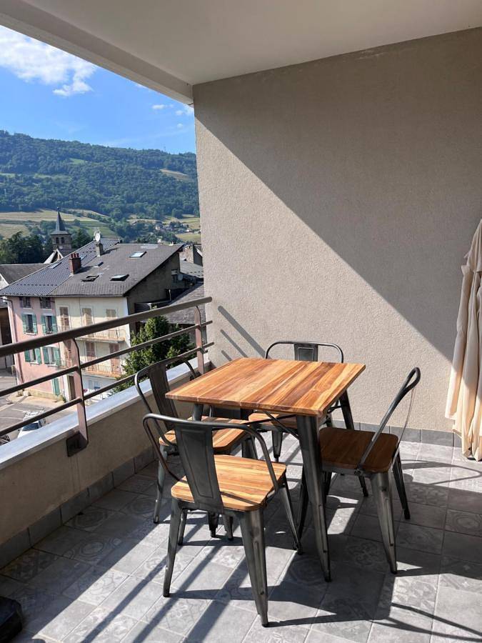 Appartement entier, Appartement Le Rochettois - Valgelon La Rochette - 25 mn station de ski Collet d'Allevard in Valgelon-La Rochette, Région de Chambéry