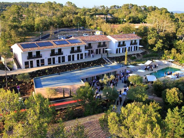 Hôtel pour 3 personnes, avec sauna ainsi que piscine et terrasse, animaux acceptés dans Golf de Barbaroux - 3