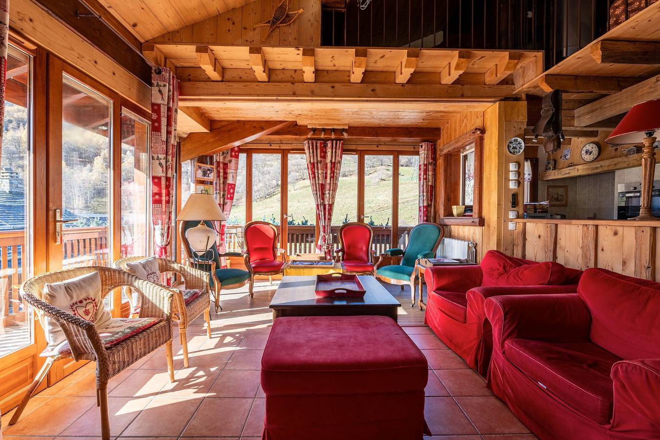 Chalet Les Menuires Val Thorens mit Bergblick, privater Terrasse und Wlan in Saint-Martin-de-Belleville, Les Trois Vallées