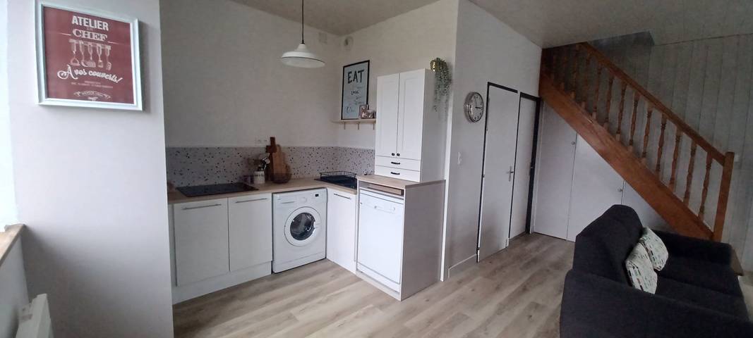 Gîte pour 5 personnes, avec terrasse ainsi que jardin et piscine à La Flocellière - 4