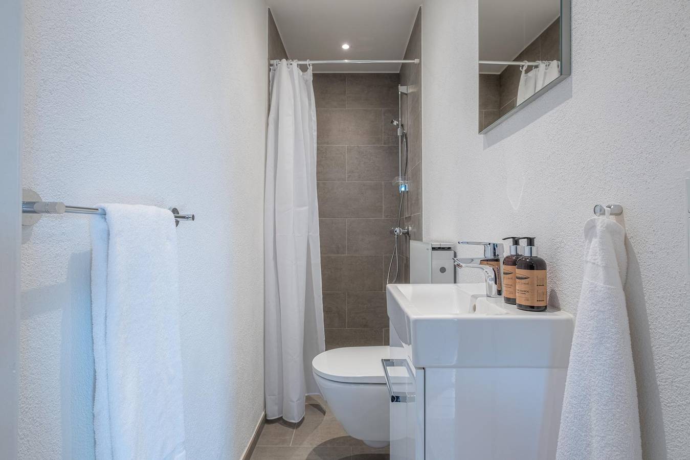 Ganze Ferienwohnung, 1 Bed Apartment Sleeps 2 with Parking, Wifi, Tv in Aalborg, Limfjord in Nordjütland