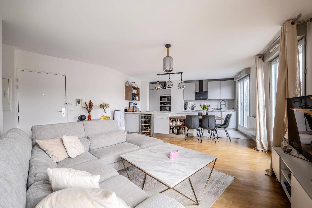 Appartement entier, Two-Bedroom Apartment in Les Lilas, Seine-Saint-Denis
