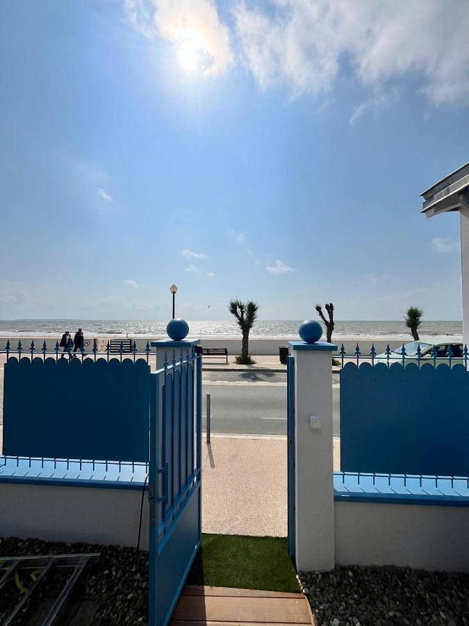 Villa front de mer avec jacuzzi et accès plage in Châtelaillon-Plage, Région de La Rochelle