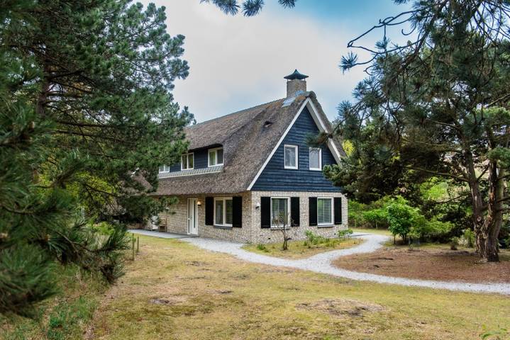 Vakantiehuis voor 9 personen, with sauna and terras as well as tuin, met huisdier in Nederlandse waddeneilanden