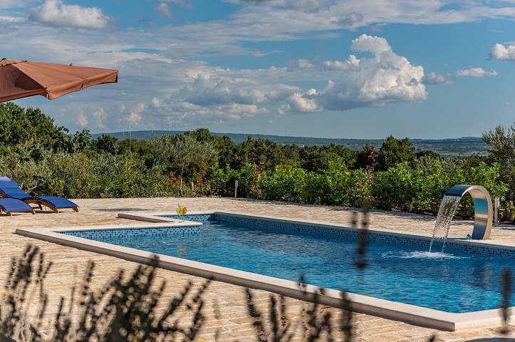Villa für 6 Personen, mit Garten und Pool in Dalmatien