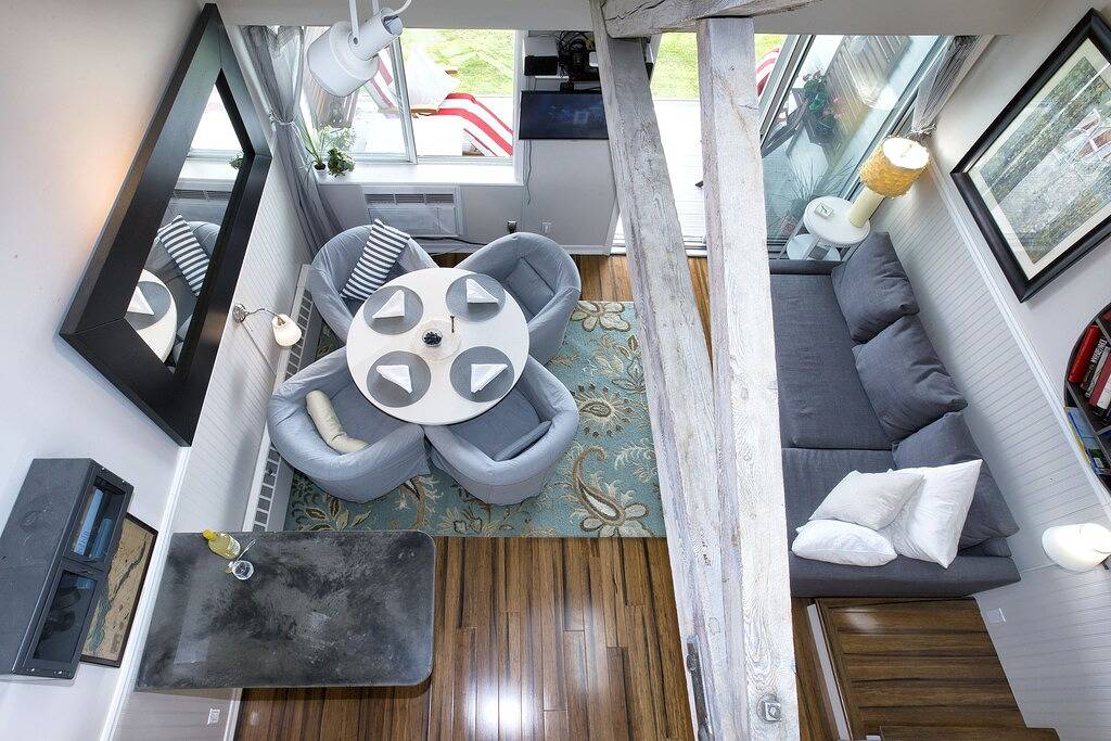 Ganze Wohnung, Das Bootshaus am Charlevoix-See. Atemberaubender Ausblick. Schwimmbad. Stadt, Dorf . in Charlevoix, Charlevoix County