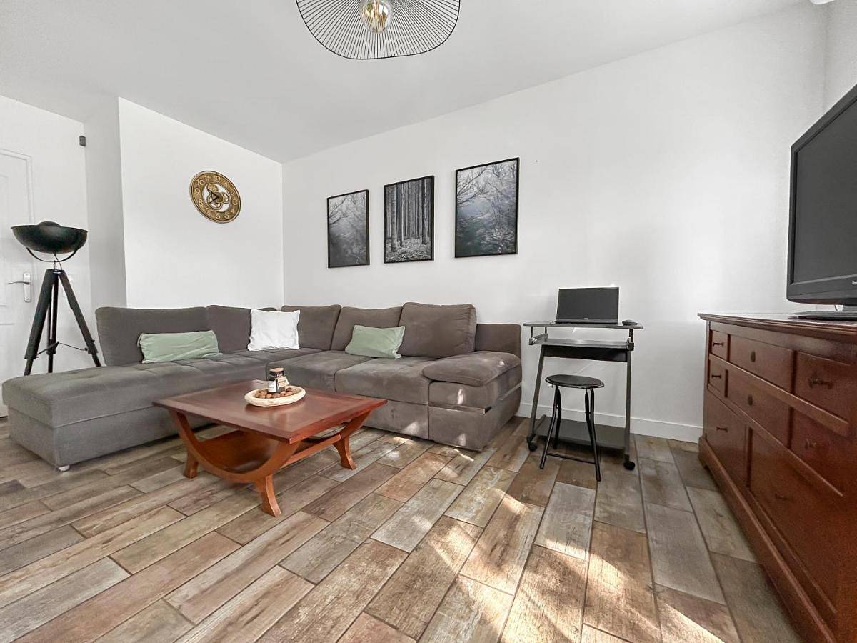 Two-Bedroom Apartment in Ferrières-en-Gâtinais, Région de Montargis