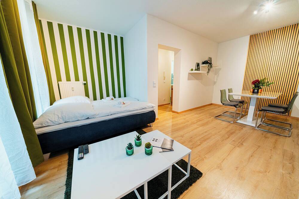 Entire apartment, Brockheus Apartments: Prime City Apar. | Central Loc. | Parking | Wifi | Kitchen in Magdeburg, Elbe-Börde-Heide