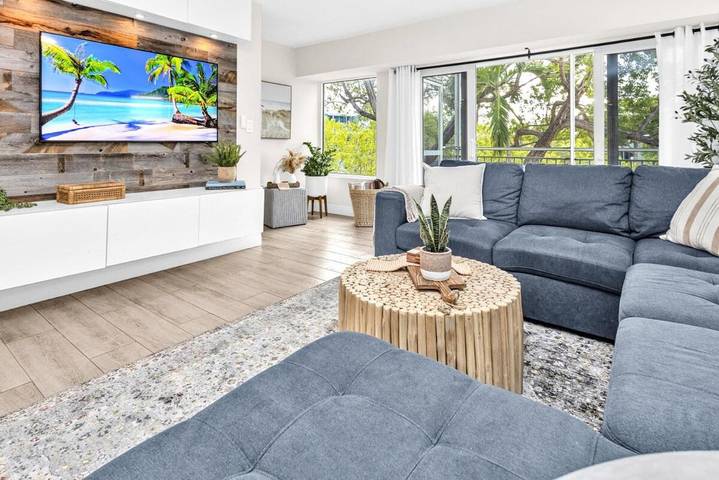 Ferienhaus für 10 Personen, mit Ausblick und Balkon sowie Pool - 1