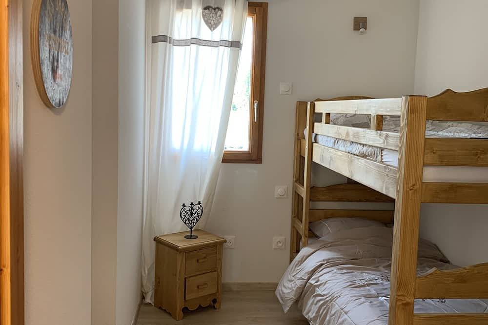 Apartamento entero, Amplio y acogedor apartamento cerca de los remontes. in La Joue du Loup, Dévoluy (comuna)
