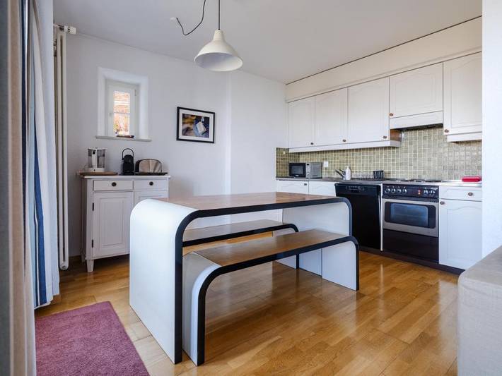 Gîte pour 4 personnes, avec vue ainsi que vue sur le lac et jardin dans Grandvaux - 3