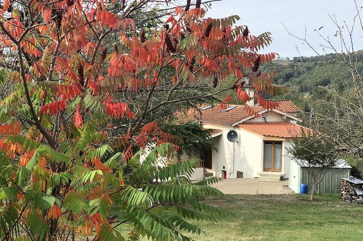 Gîte pour 6 personnes, avec jardin et terrasse, animaux acceptés