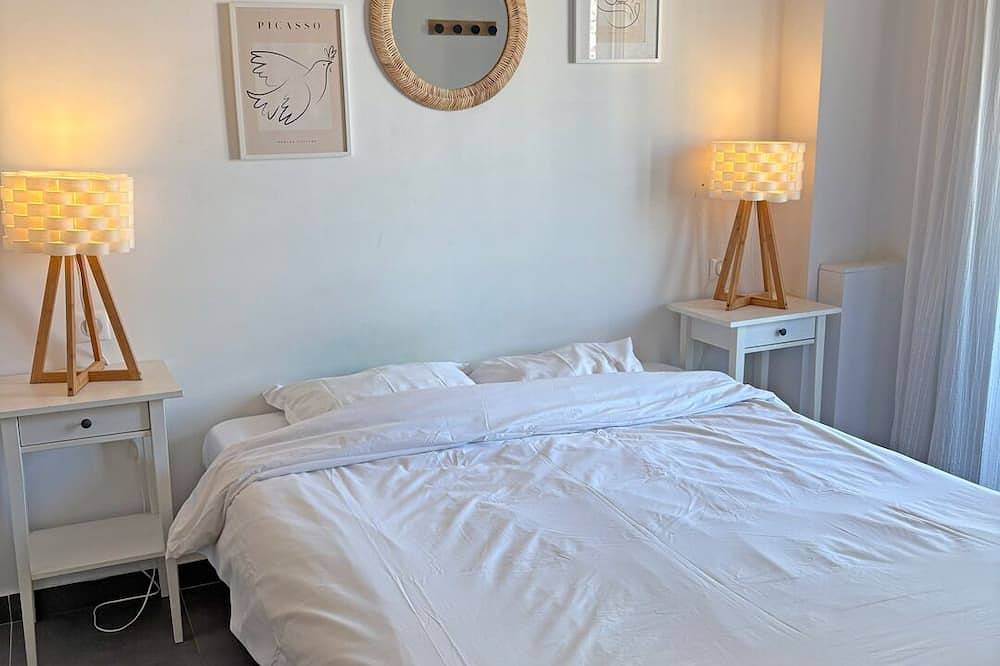 Entire apartment, Charming Apartment with Balcony & Mountain Views in Beaulieu-sur-Mer in Beaulieu-sur-Mer, Mediterranean Coast (France)