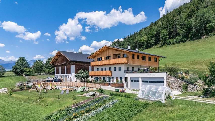 Agriturismo per 4 persone, con Balcone e Terrazza nonché Giardino e Panorama a Bressanone