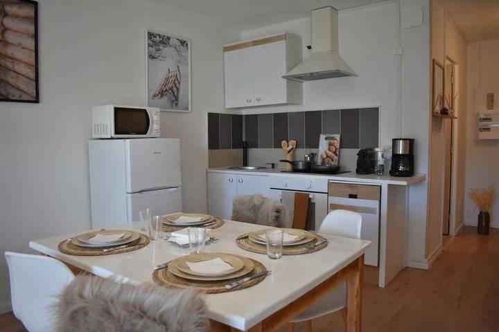 Gîte pour 4 personnes, avec vue dans Mouthe - 2