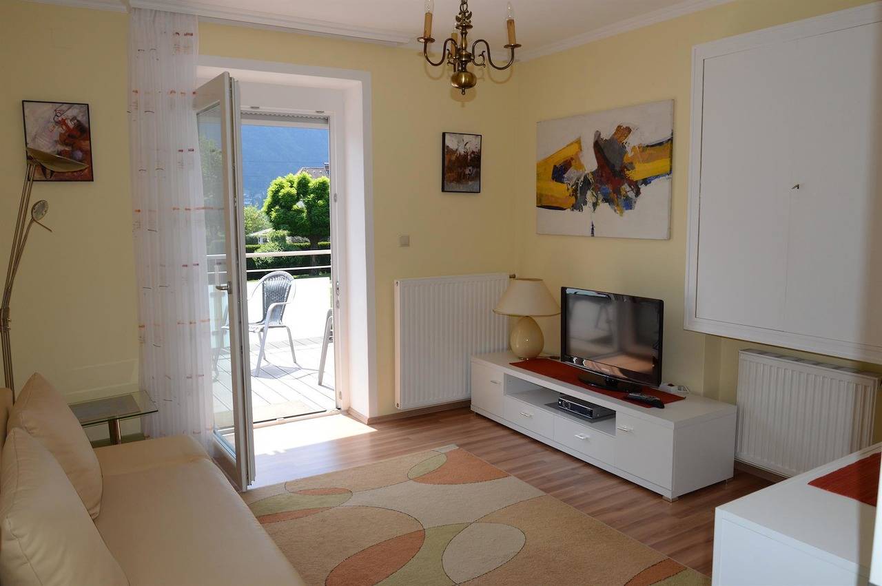 Ganze Ferienwohnung, Haus 2 Wohnung "Paradies" in Bodensdorf, Gerlitzen