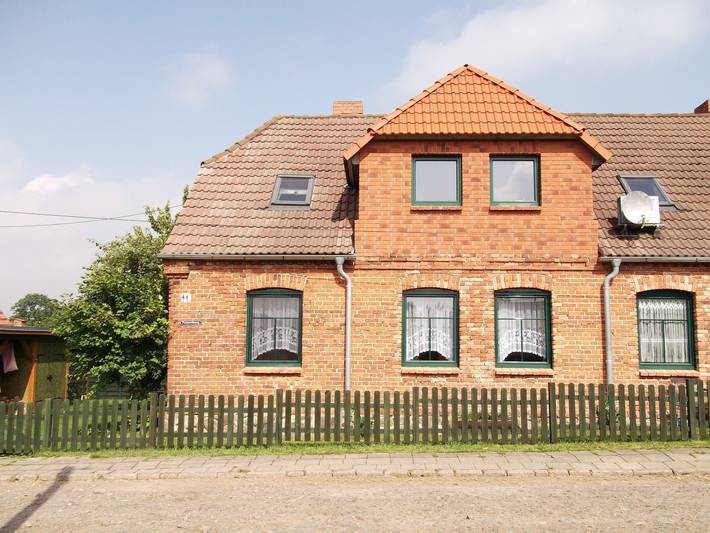 Ferienwohnung für 3 Personen, mit Garten und Terrasse, mit Haustier in Kuhlen-Wendorf