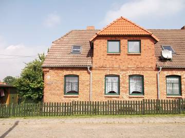 Ferienwohnung für 3 Personen, mit Terrasse und Garten, mit Haustier in Kuhlen-Wendorf