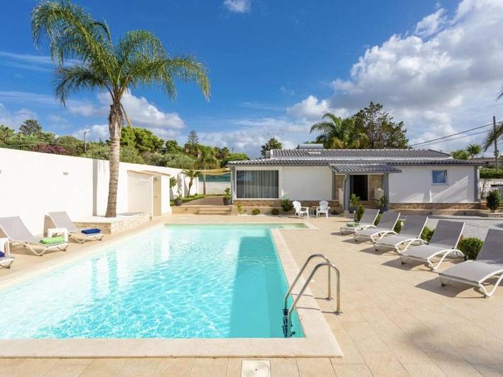 Villa per 8 persone, con giardino e piscina in Trappeto