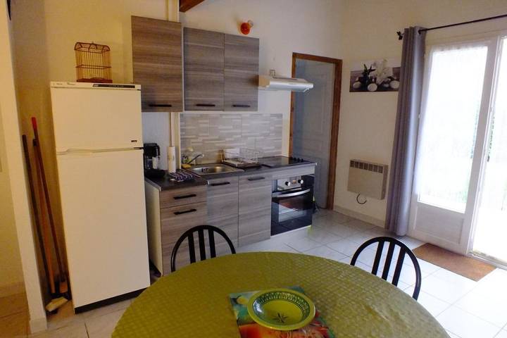 Gîte pour 4 personnes, avec jardin et vue, animaux acceptés à Nant - 2